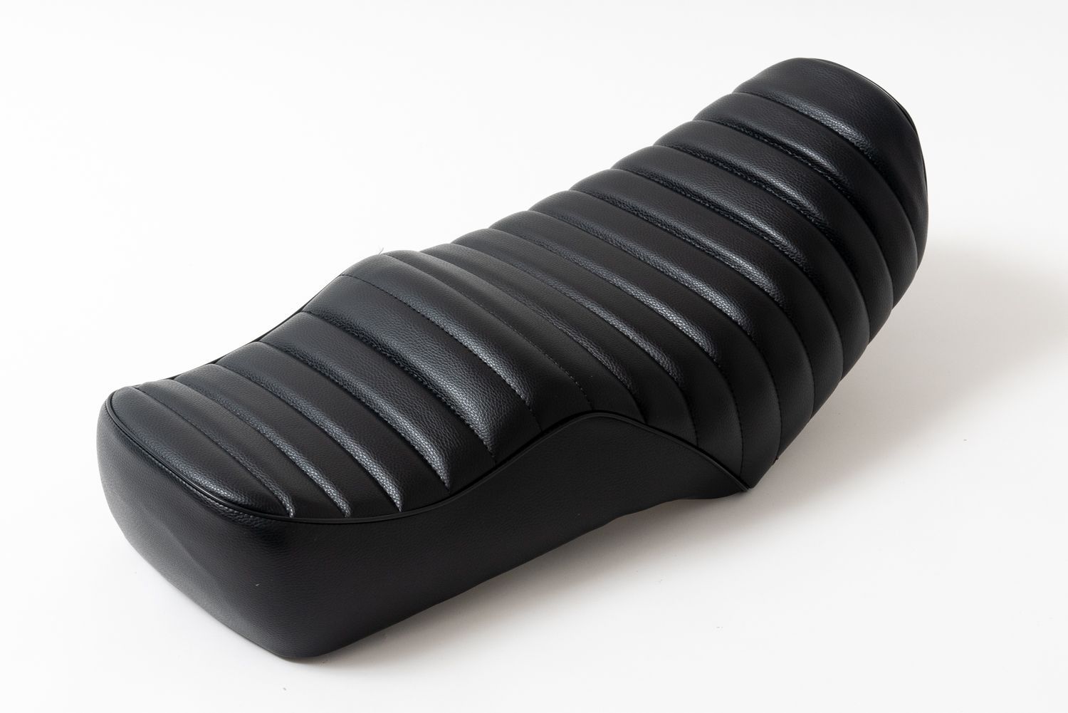 GN125 GN125H GN125-2F シート 座席 黒 タックロール 社外品 A551