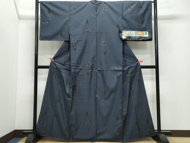 平和屋着物○本場大島紬 泥染め 9マルキ 草花文 正絹 逸品 AAAU8476zg