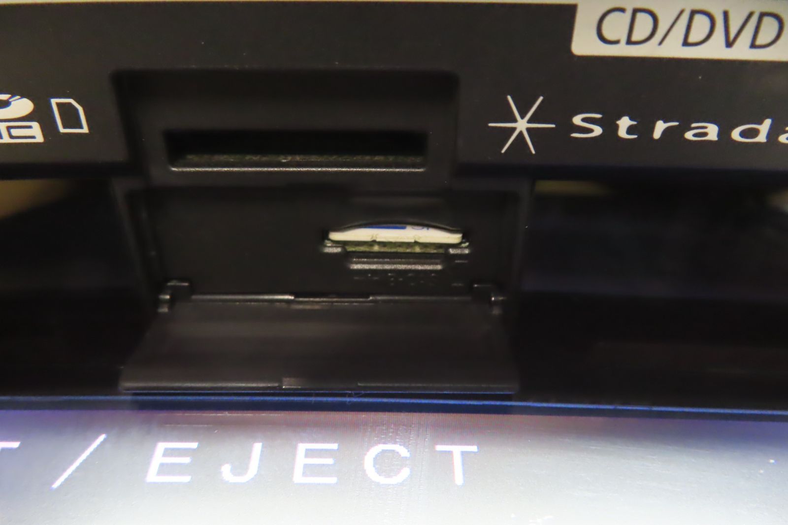 Bluetooth/フルセグ内蔵】Panasonic strada HDD パナソニック CN-H500D