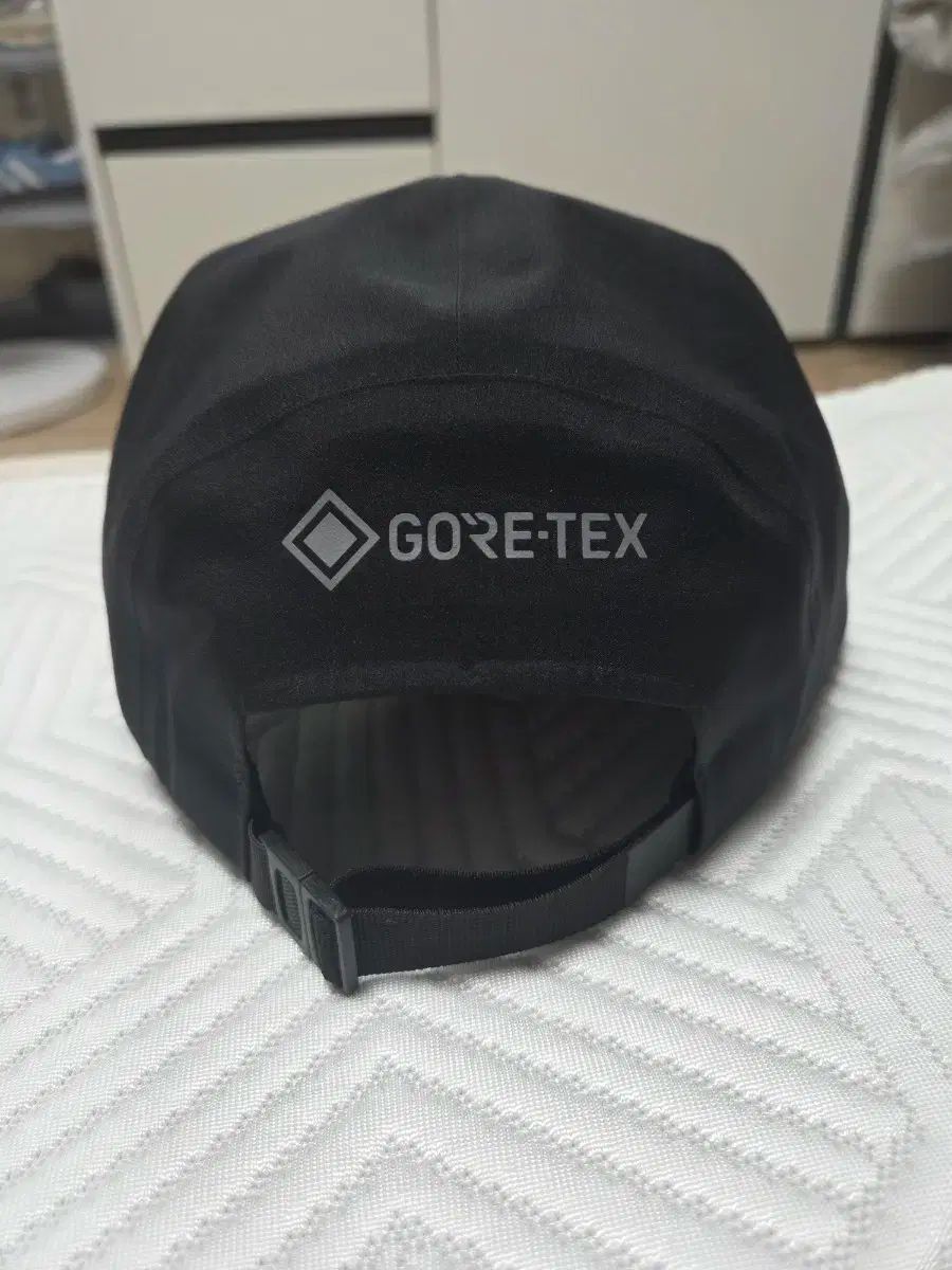 ARC TERYX ゴア5パネルキャップ ブラック