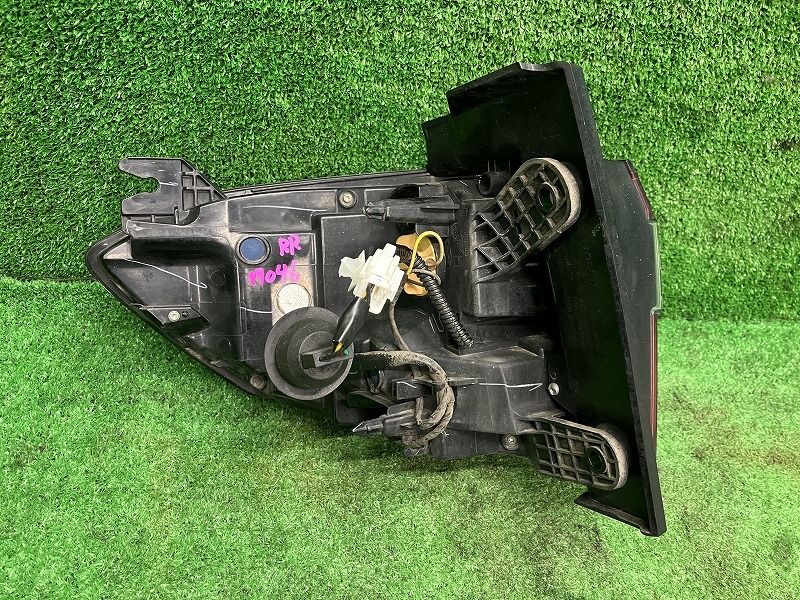 オデッセイ RC4 右テールランプ テールライト ハイブリッドアブソルート HSアドバンスド AL 13C022 33500-T6C-003 NH820P