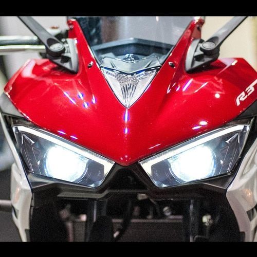 カスタムヘッドライト YZF-R3 R25 15-18 受注製造 - メルカリ