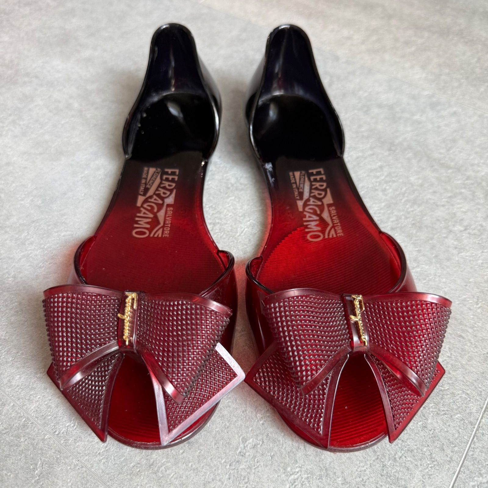 美品 SalvatoreFerragamo サルヴァトーレフェラガモ ヴァラ