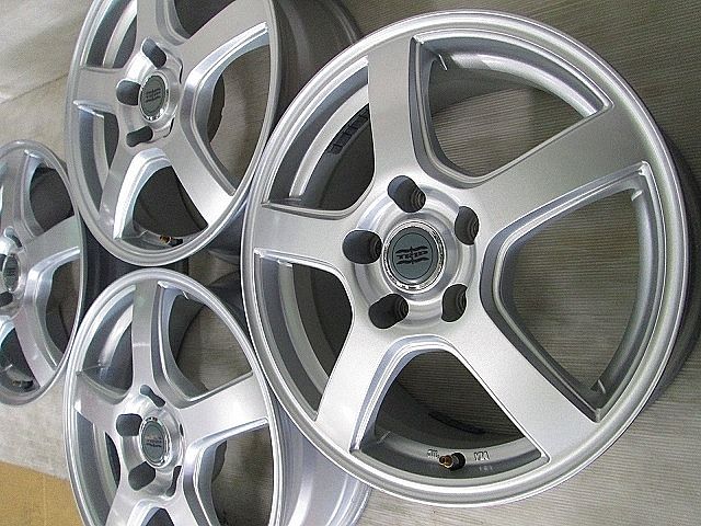ブリヂストン TRIP R5 16インチ 5穴-114.3 装着車種RAV4 装着車種RAV4 カムリ ハリアー プリウスα エクストレイル ジューク