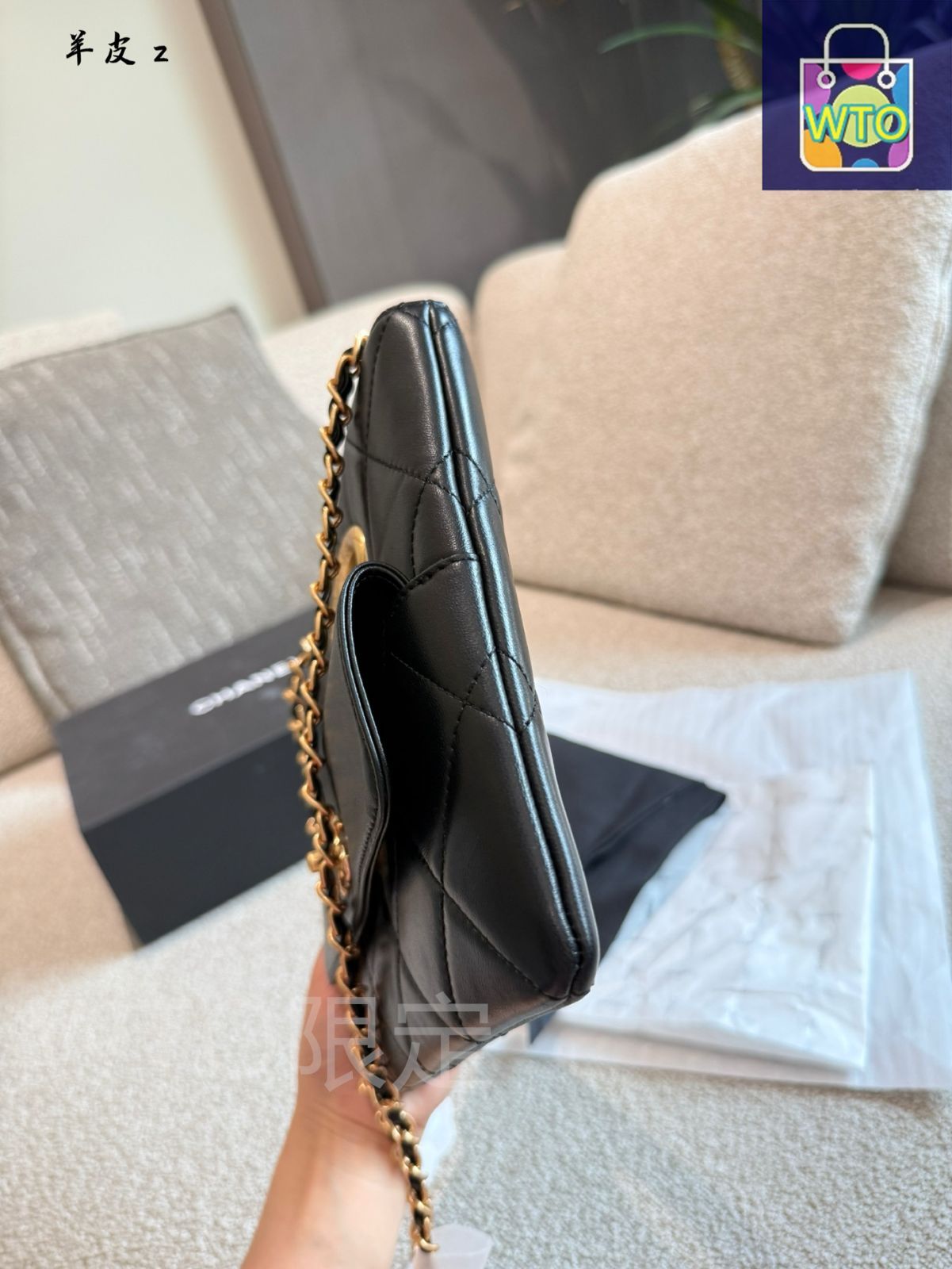 今日特価】Chanel シャネル 24B クラッチ ブラック&ゴールド