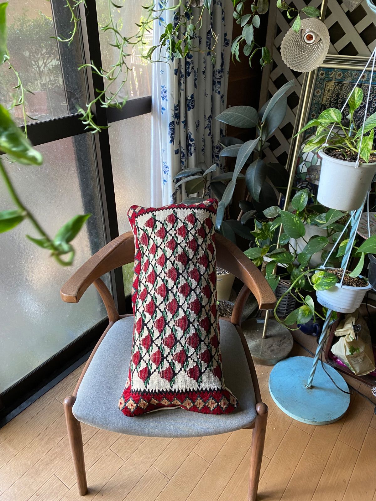 当店オリジナル王族のために織られたセネキリム薔薇柄のヘラティ模様が素敵なクッションカバー使いやすい横長サイズ中身なしで椅子やソファにも