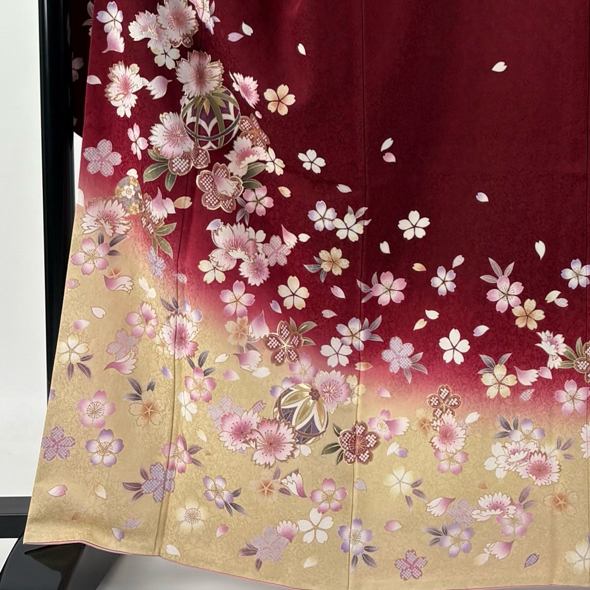 美品】 振袖 身丈164cm 裄丈68cm L ショップ 袷 桜 手鞠 金糸 染め分け