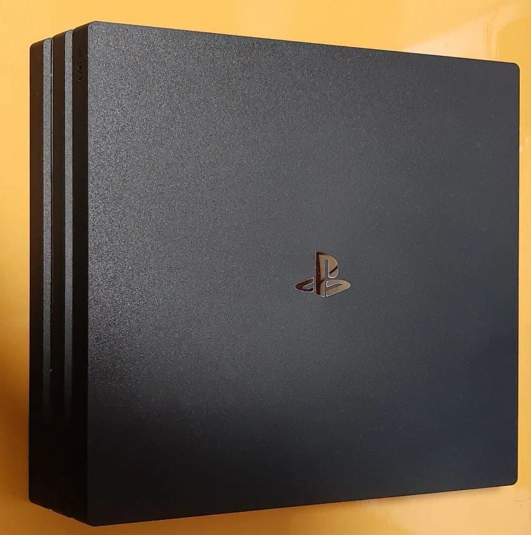 中古ps4pro CUH-7200BB01 SSD 1TB換装済 5本おまけ - メルカリ