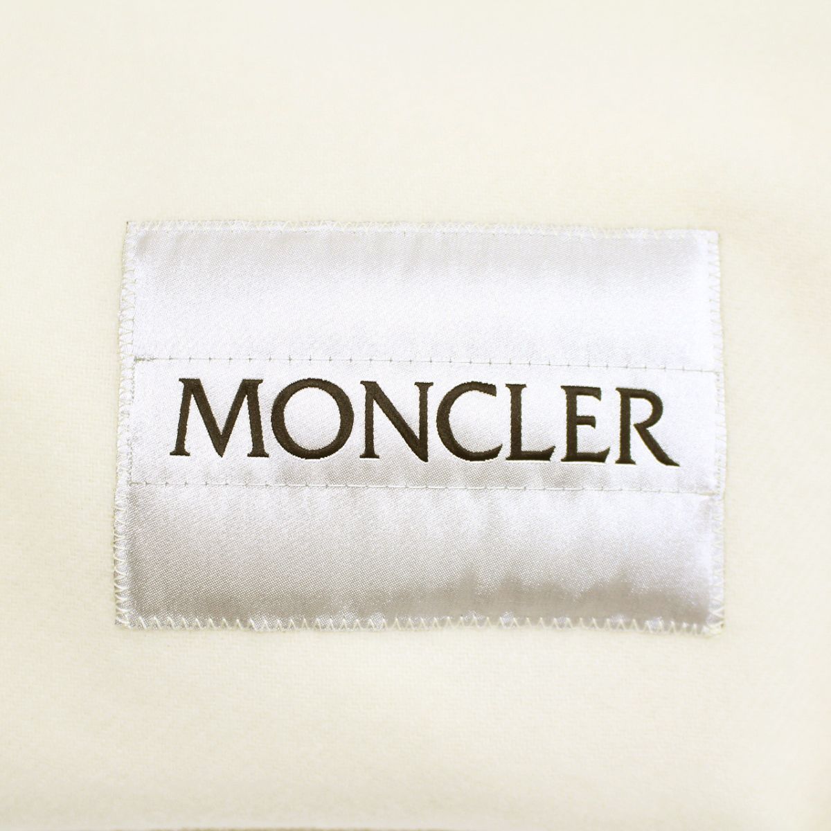 新作入荷新作 MONCLER - 140 MONCLER ホワイト SCIARPA ウール