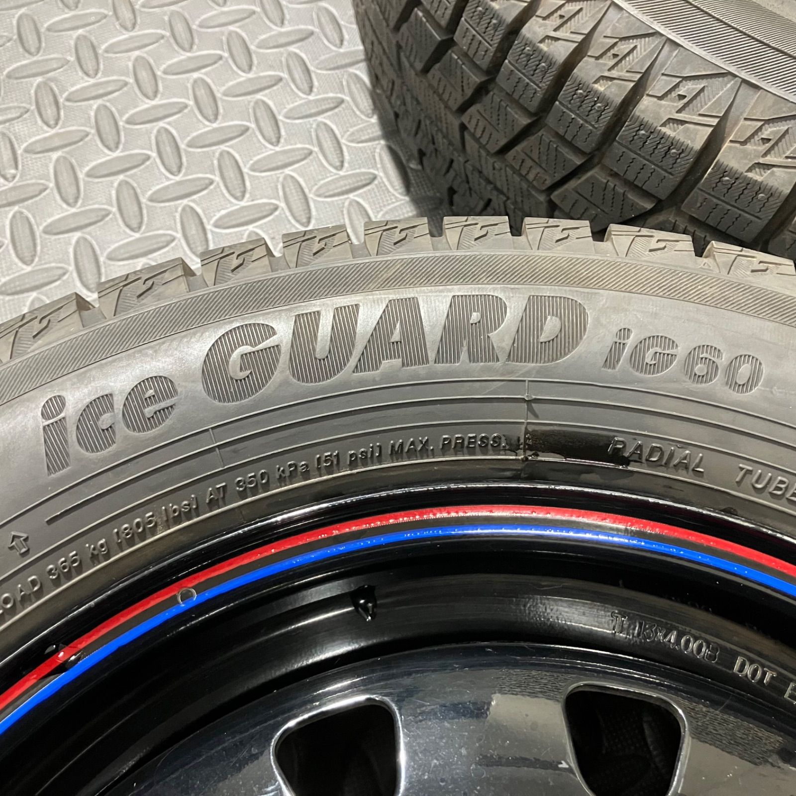 スタッドレスタイヤ