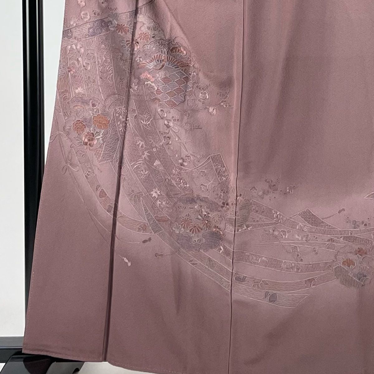 付下げ 汕頭刺繍 相良刺繍 華柄模様 鳥 桃染色 トールサイズ K-4499