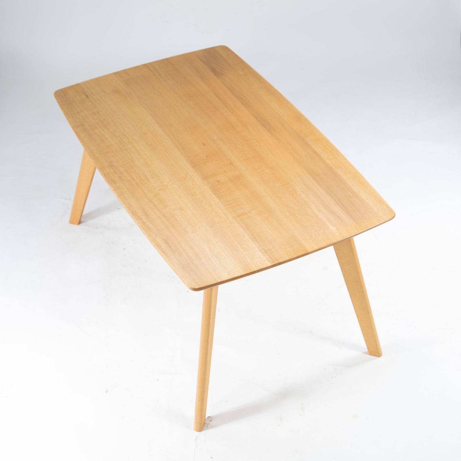 柏木工 ダイニングテーブル ソフィー オーバル ナチュラル モダン 北欧 飛騨の家具メーカーKASHIWA(柏木工)のオーク材を使用したN