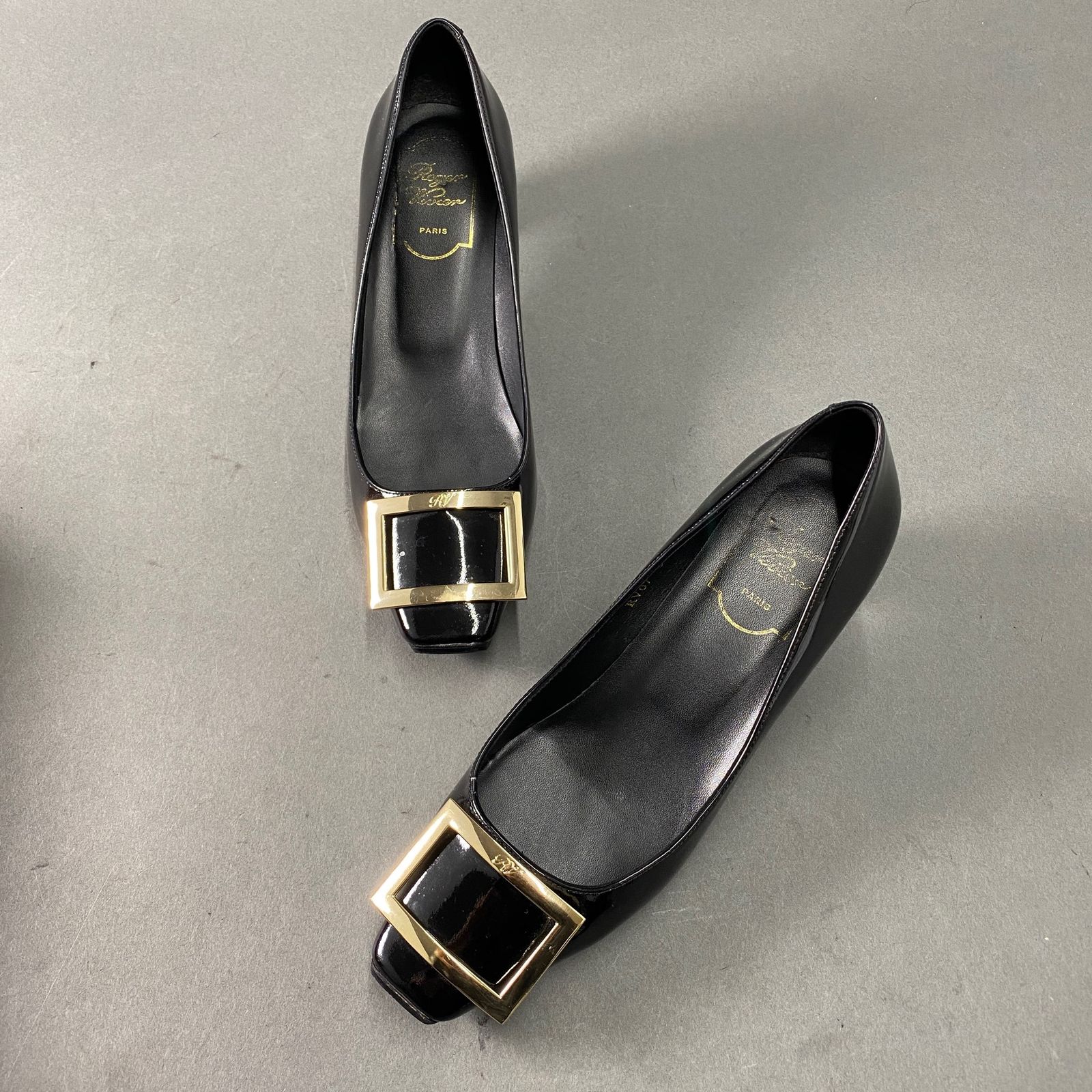 1a18 Roger Vivier ロジェ ヴィヴィエ ヒールパンプス 37 ブラック 