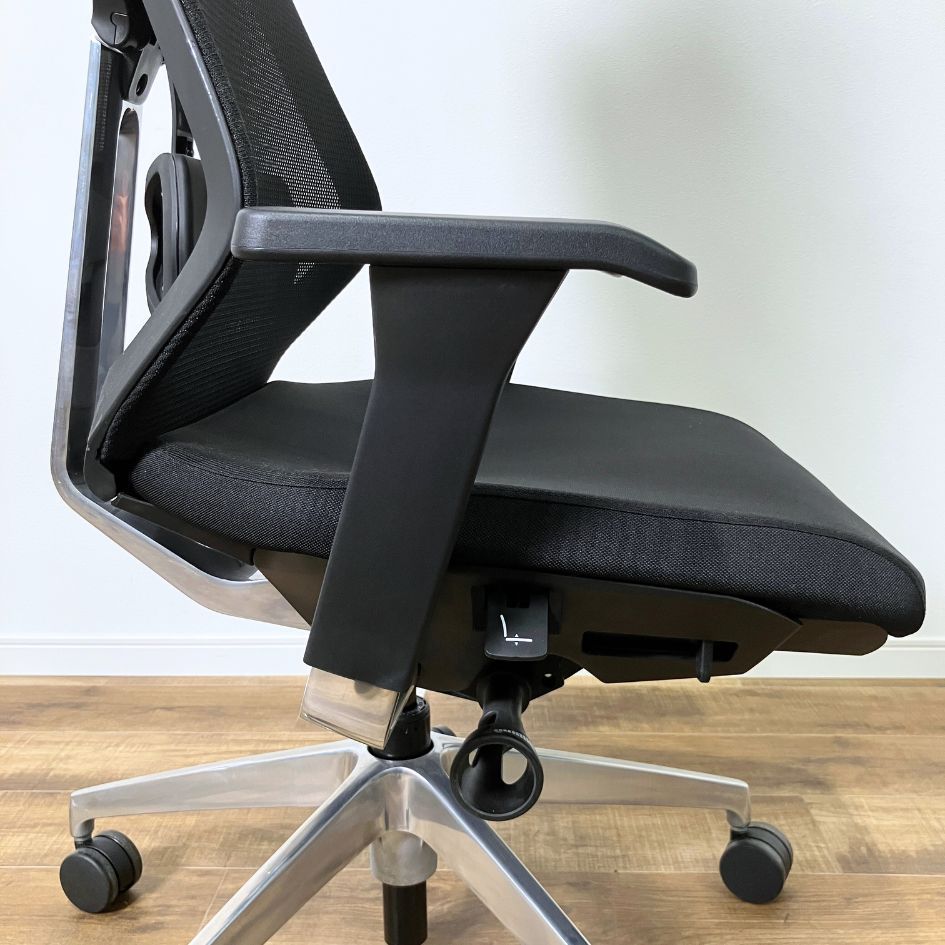 ITOKI Sequa Chair KG-357JB1-ZTT1 Black イトーキ セクアチェア
