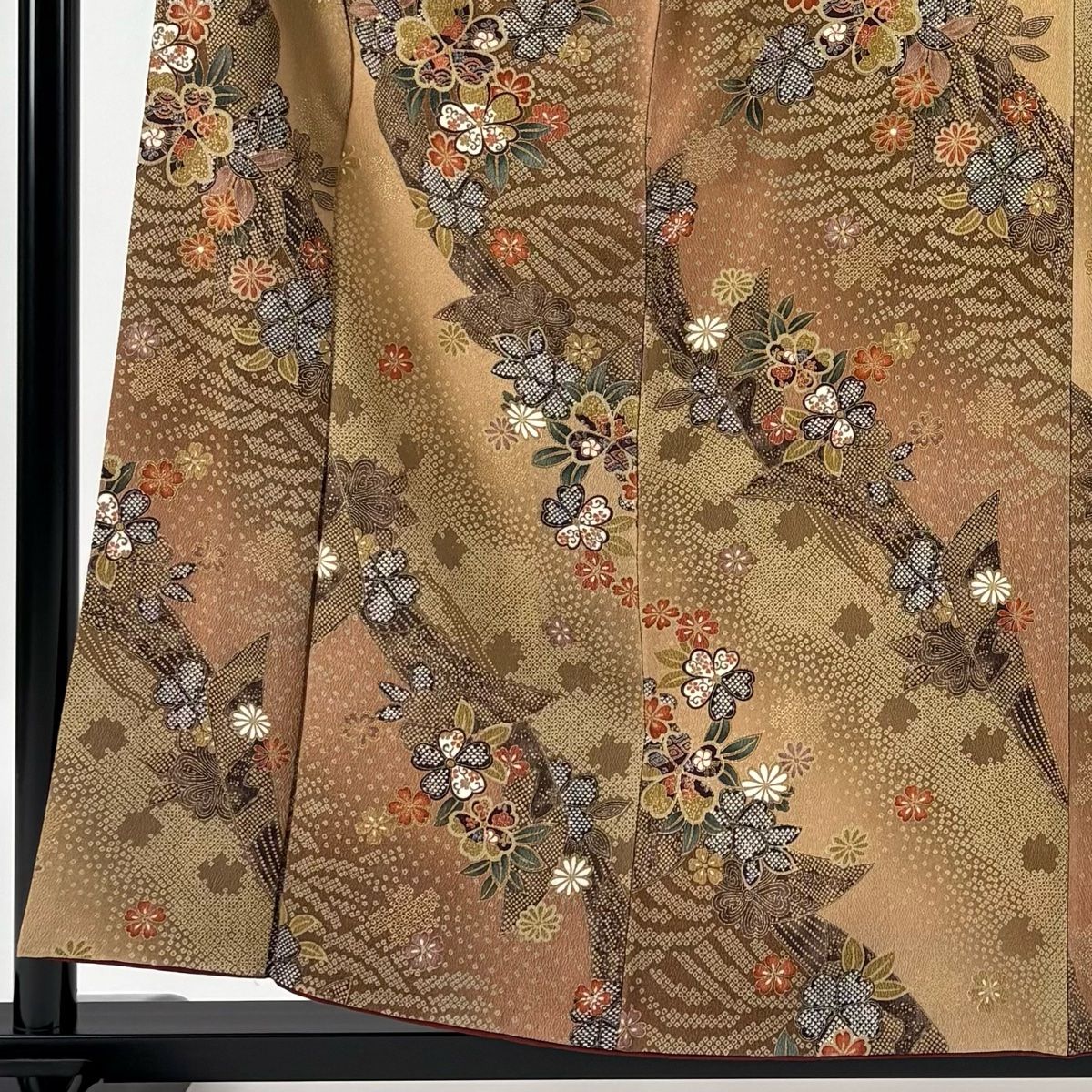 小紋 身丈156.5cm 裄丈63cm S 袷 桜 波 金彩 縮緬 山吹茶色 正絹 秀品
