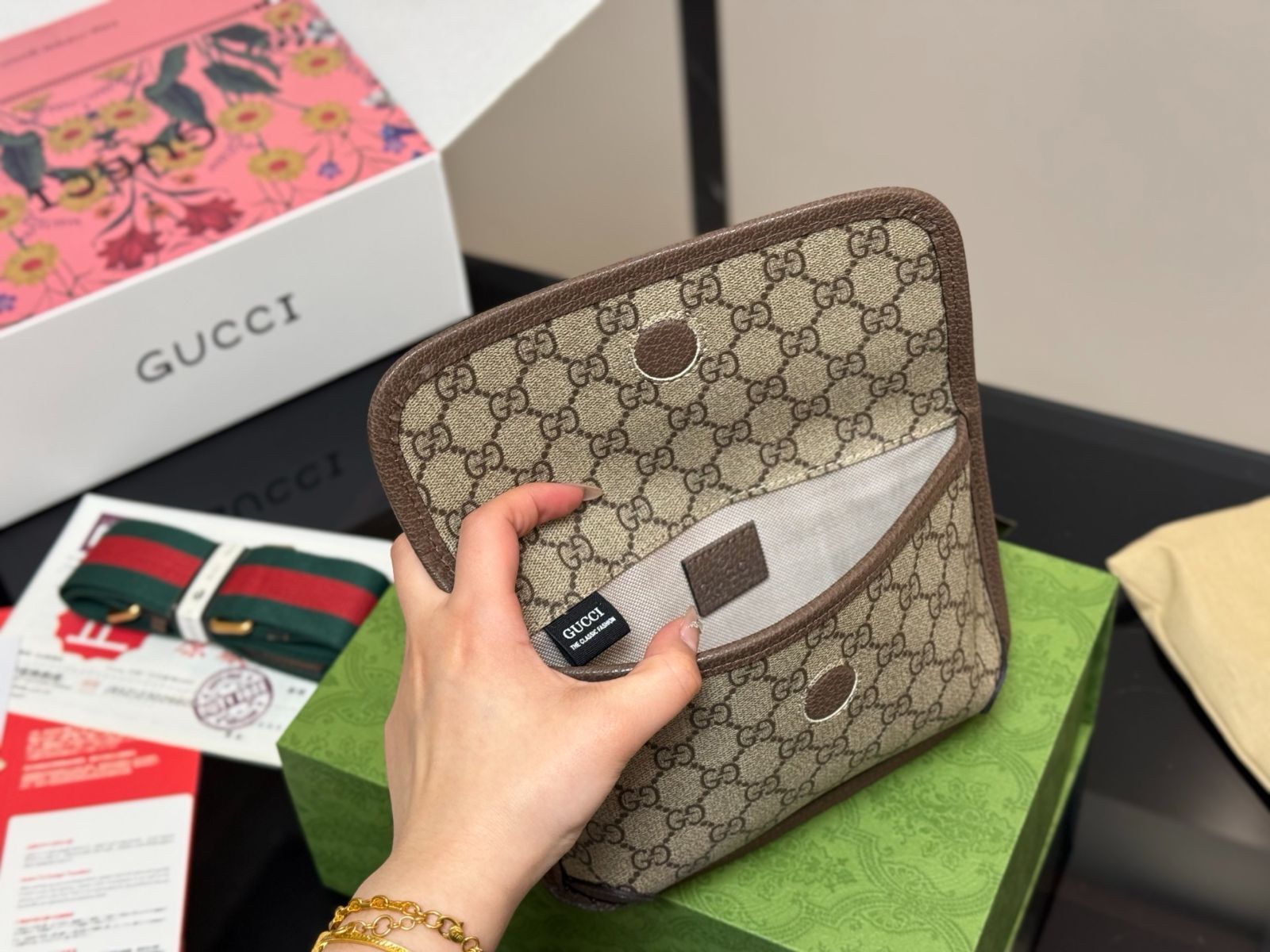 今日特価】Gucci Tiger Head Waist Bag | グッチ タイガーヘッド