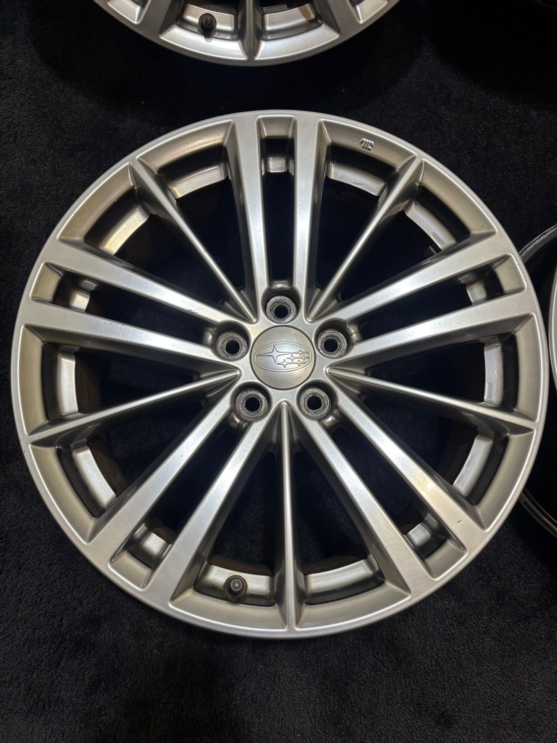 フォレスター 純正ホイール 4本 フォレスター 純正ホイールと