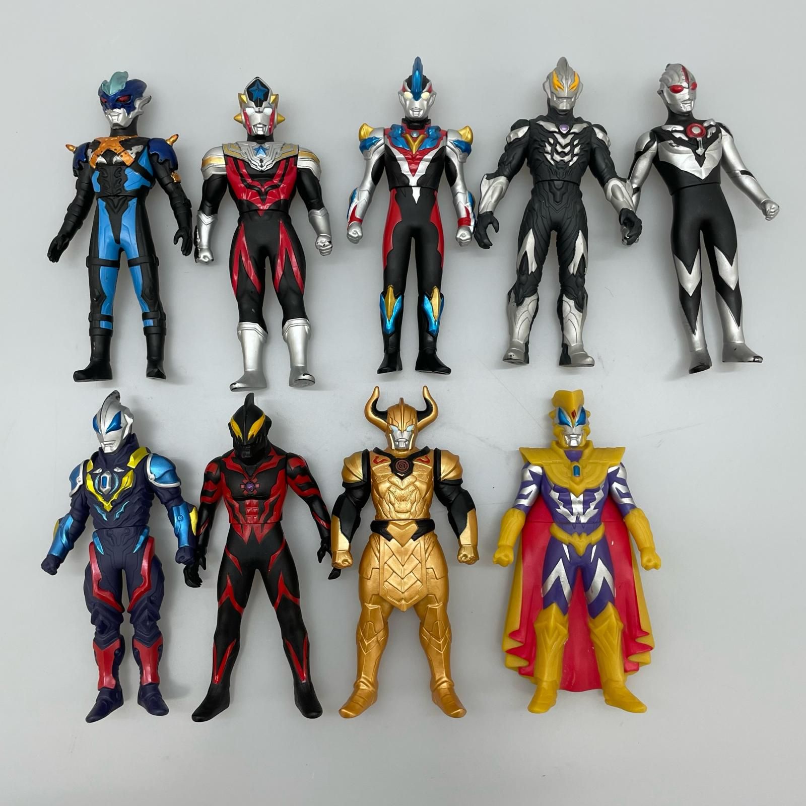 Ultraman ウルトラマン おもちゃ・玩具 キッズ 【40体セット】特撮 ソフビ ウルトラの父 ガイア 収納ボックス ジード ゼット セブン【中古】 Ultraman ウルトラマン おもちゃ・玩具 キッズ 【40体セット】特撮