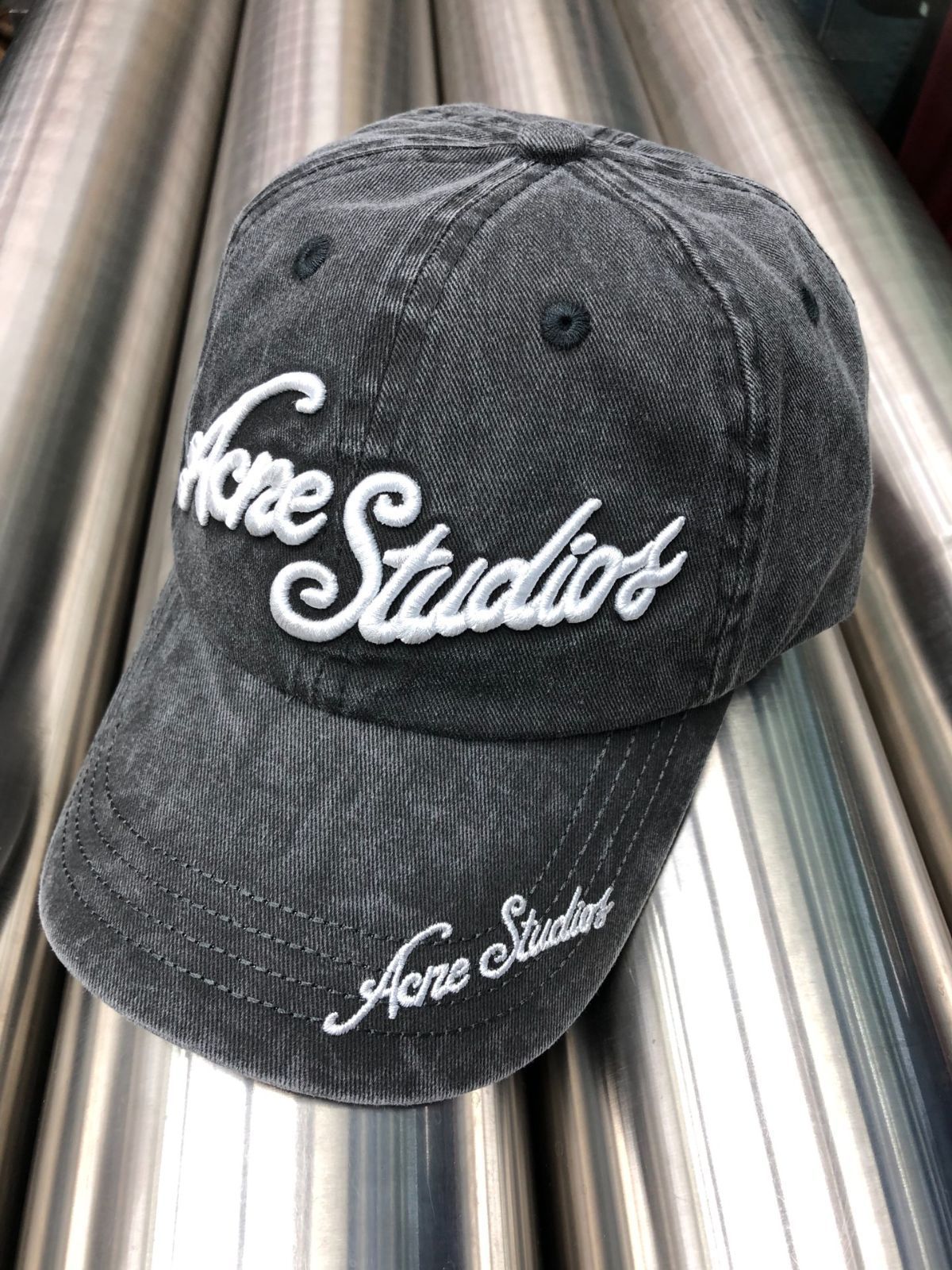 acne studios アクネ　ロゴキャップ　フェイデッドブラック　フェイス Acne Studios - ロゴキャップ - フェイデッドブラック