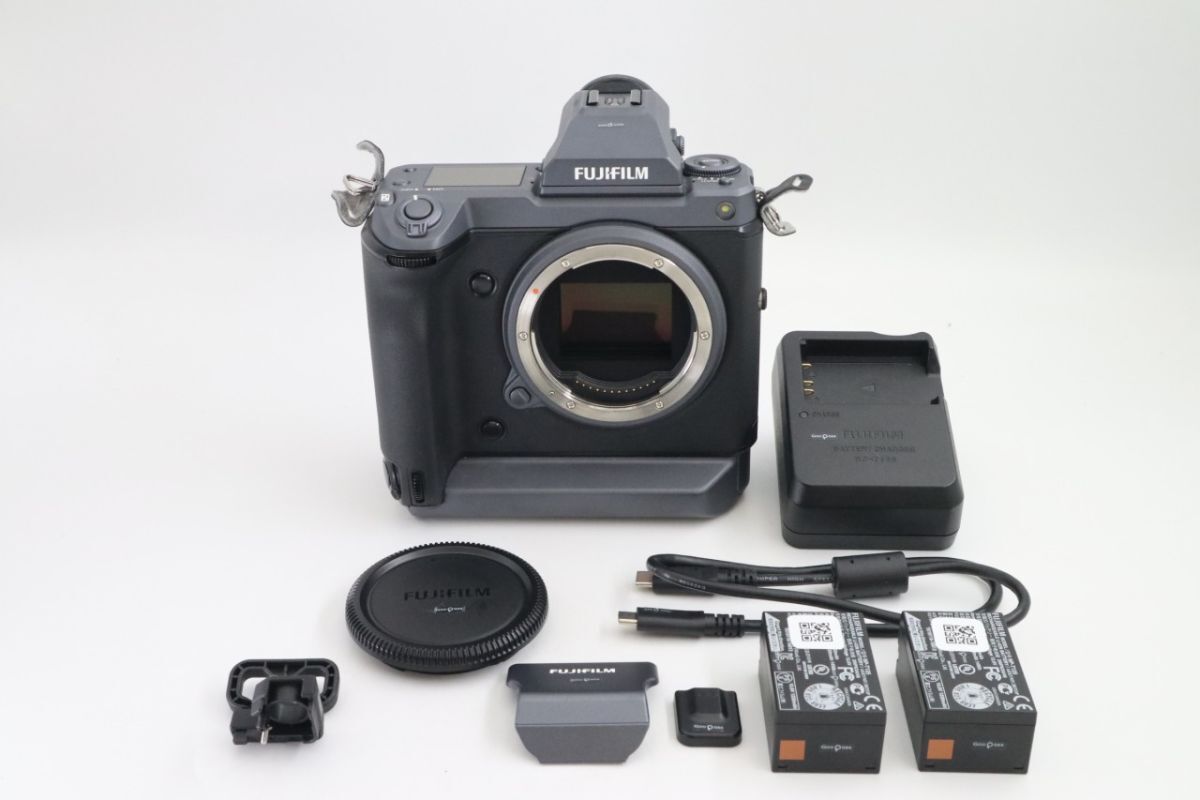 FUJIFILM 富士フィルム GFX100 ブラックボディ デジタルミラーレス一眼カメラ 中判カメラ f02755