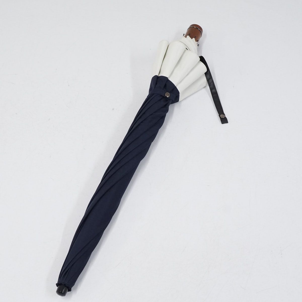 美品　未使用品　芦屋ロサブラン ネイビー 折りたたみ日傘 フリル付き 美品 未使用品 芦屋ロサブラン ネイビー 折りたたみ日傘 フリル