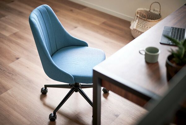 姿勢矯正用メッシュチェア グレー メッシュなのに透けない、上質な