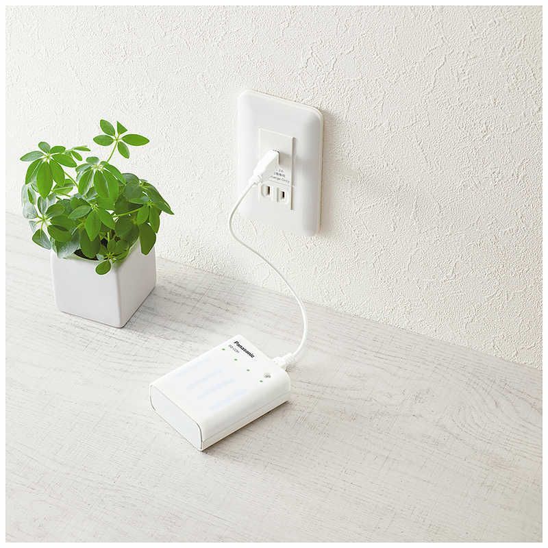 パナソニック Panasonic USB入出力付充電器 [充電器のみ /単3形～単4形兼用] BQ-CC91 【 新品 未使用 未開梱 送料 ...