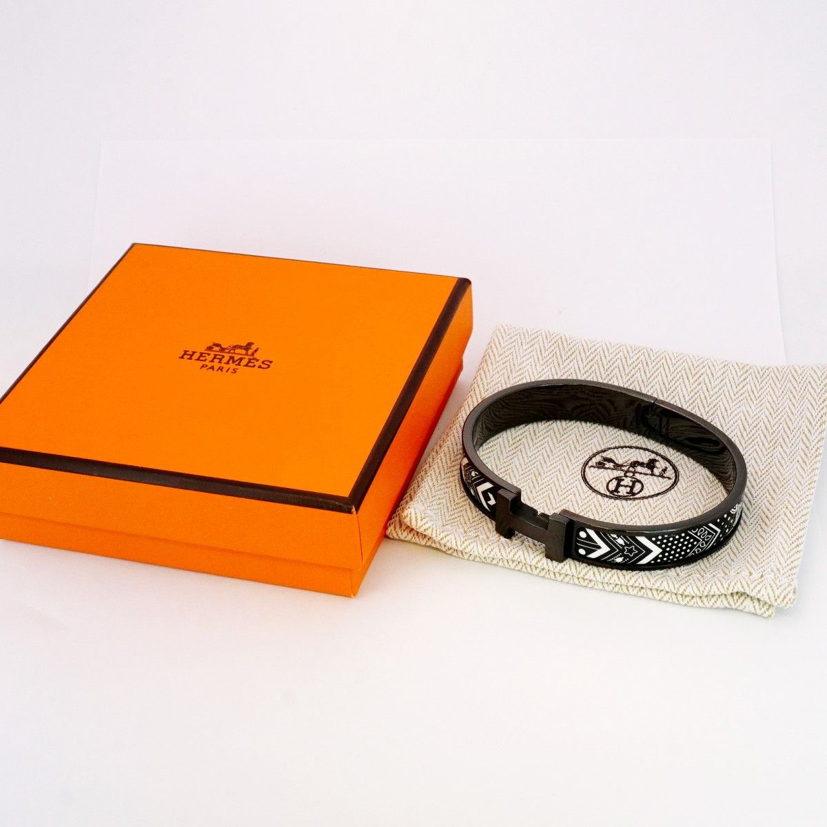 メタル ブラック