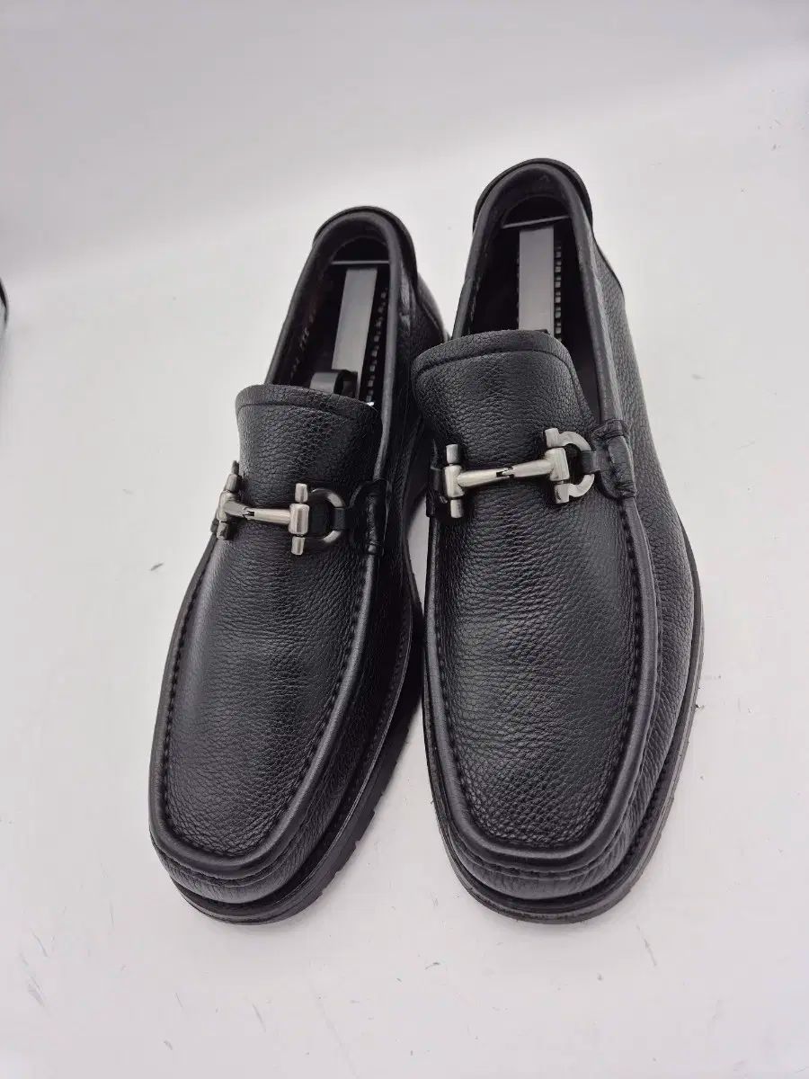 FERRAGAMO フェラガモ ガンチーニ ローファー ブラック 27.5 サイズ