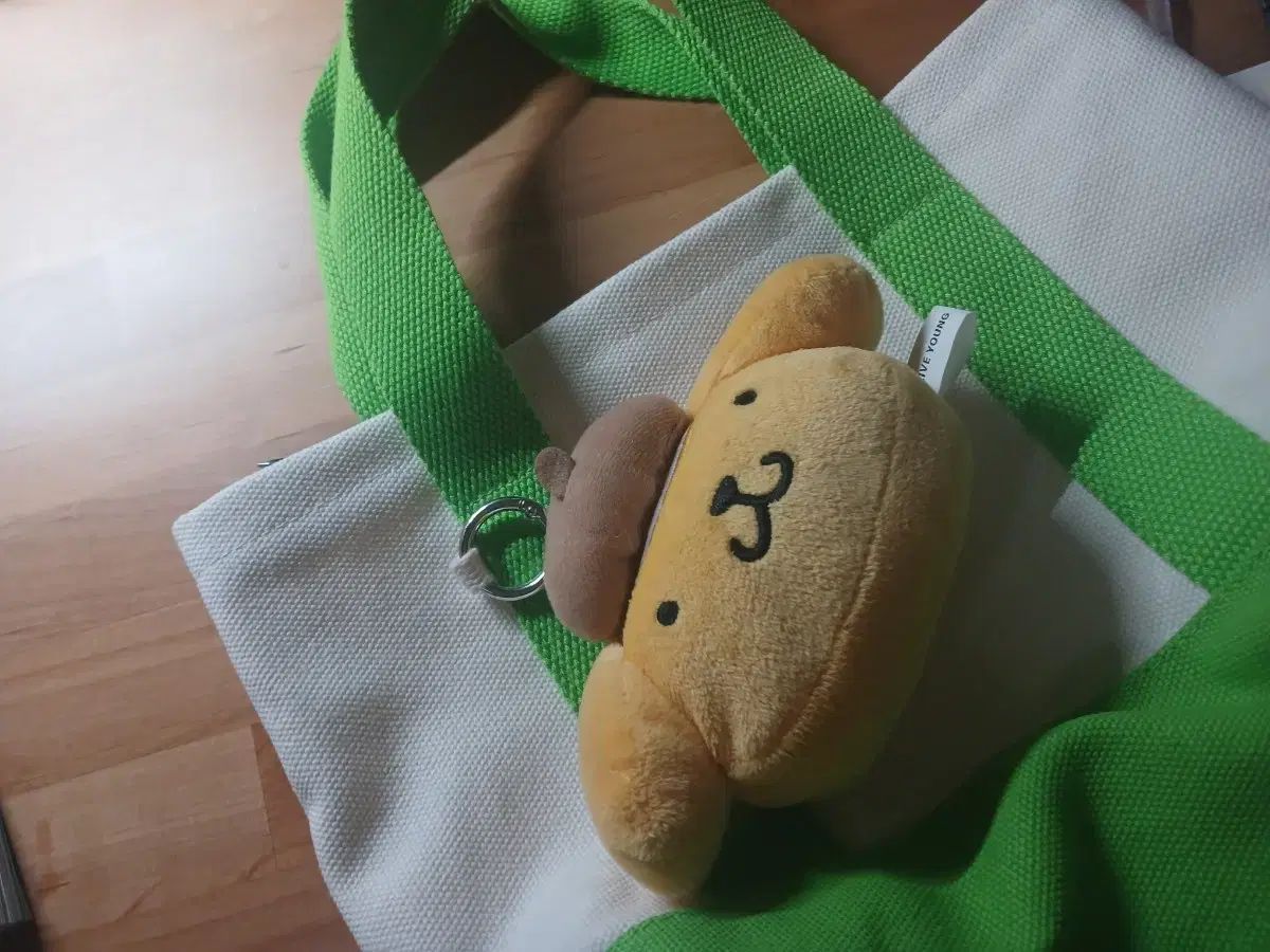 オリーブヤング ポムポムプリン トートバッグ 最後 今すぐ もう下げませんㅜㅜ