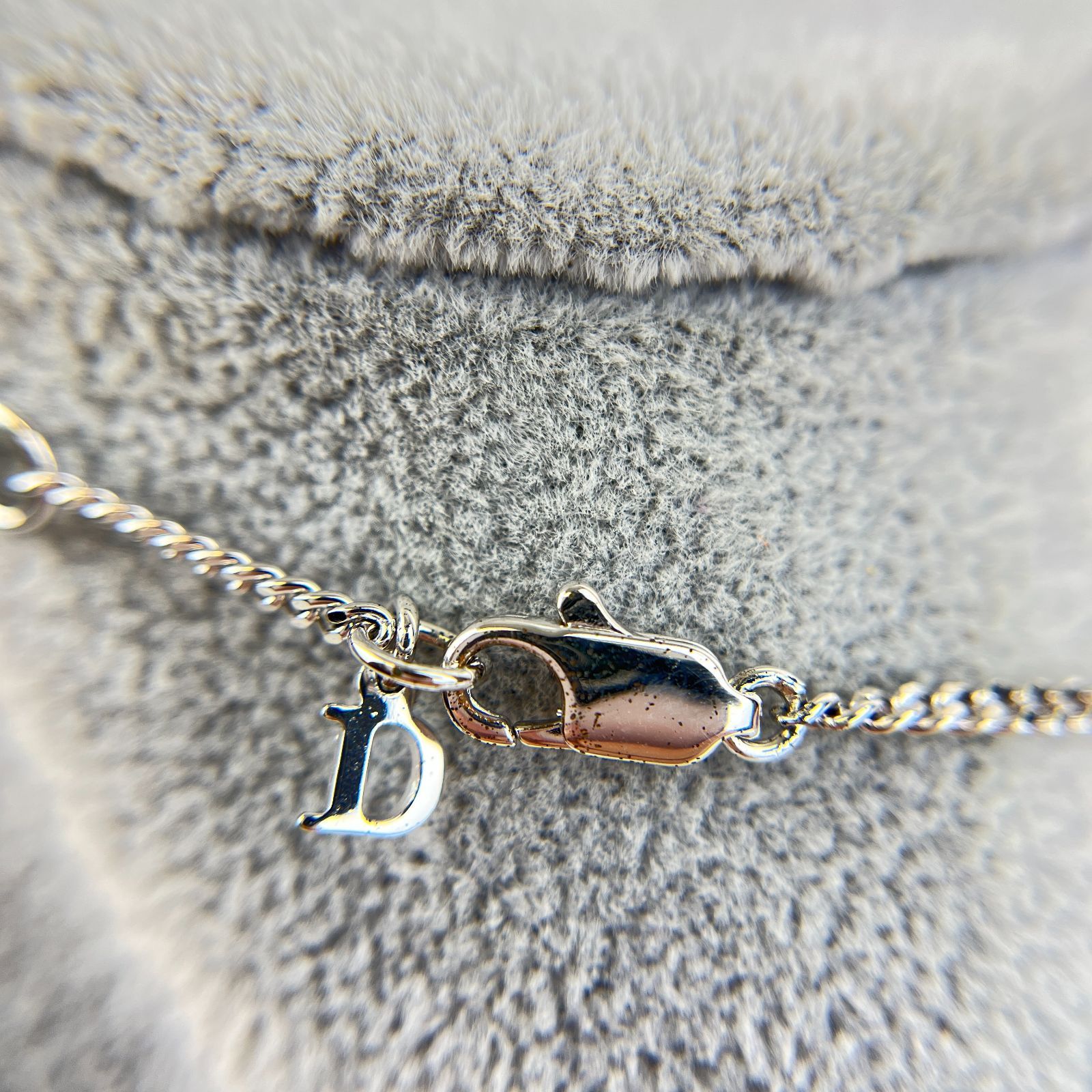 【美品】Christian Diorヴィンテージ　リボン　ピアス　アクセサリー Dior ヴィンテージ ピアス | 中古品 - 世界のアクセサリー通販