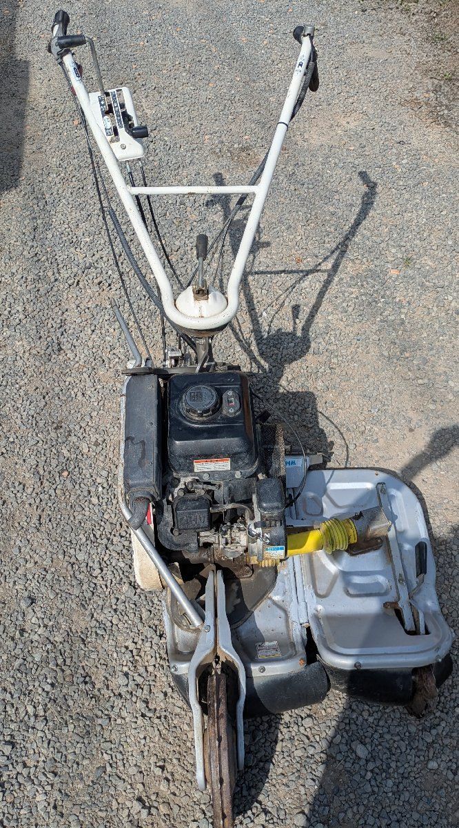 オーレック 自走式あぜ草刈機4サイクルエンジンウイングモアWM616 送料別