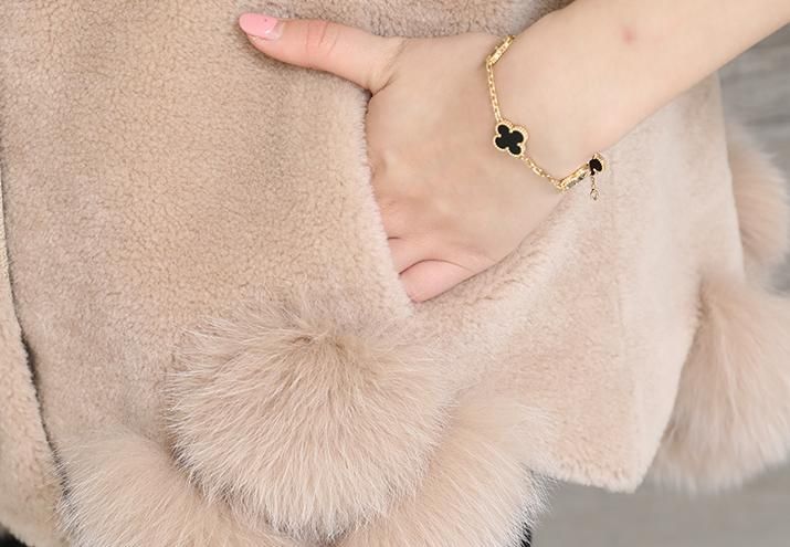 フォックスファー襟など付き羊毛コート毛皮