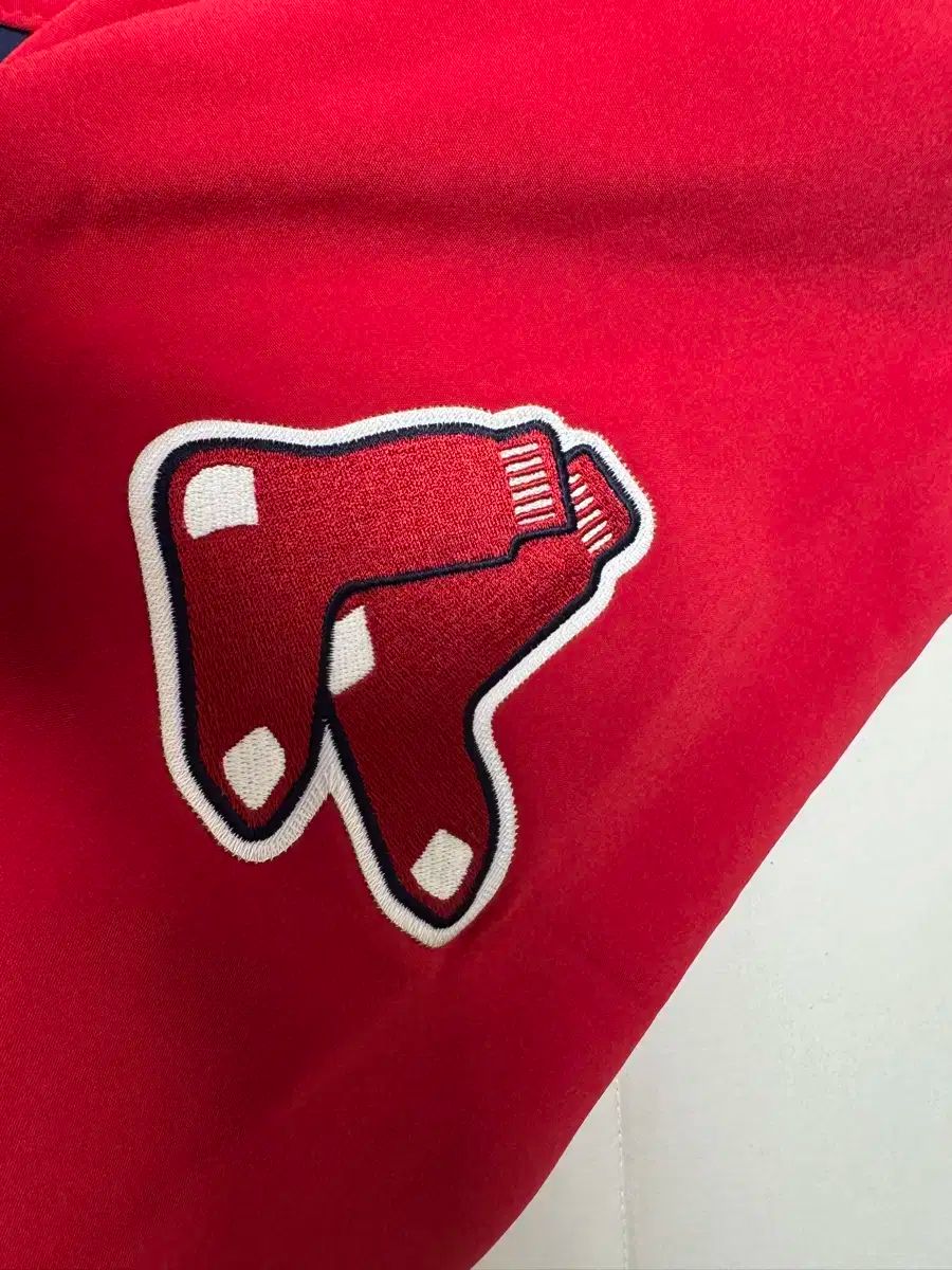 配送商品は通常配送無料。 MLB Majestic マジェスティック ボストン レッドソックス 野球ジャケット 新作入荷! 