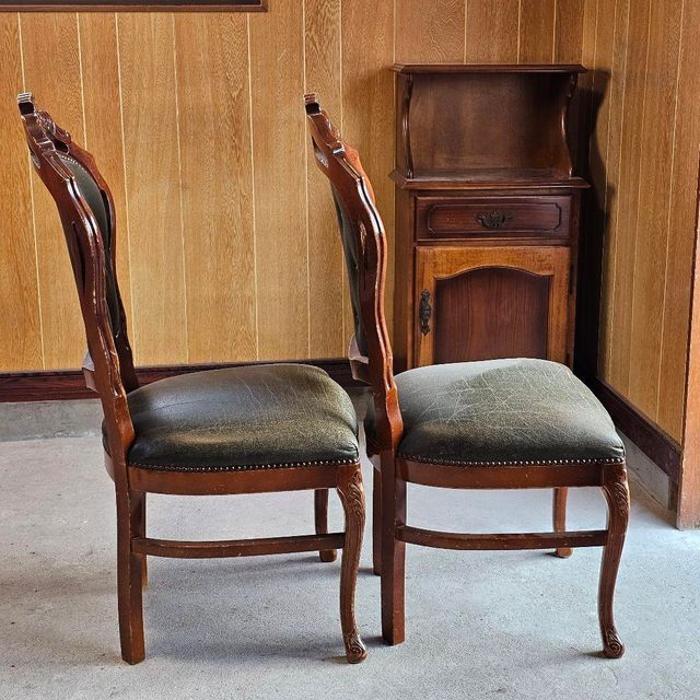 ロココ調 猫脚 鋲打ち ボタンダウン アンティークチェア