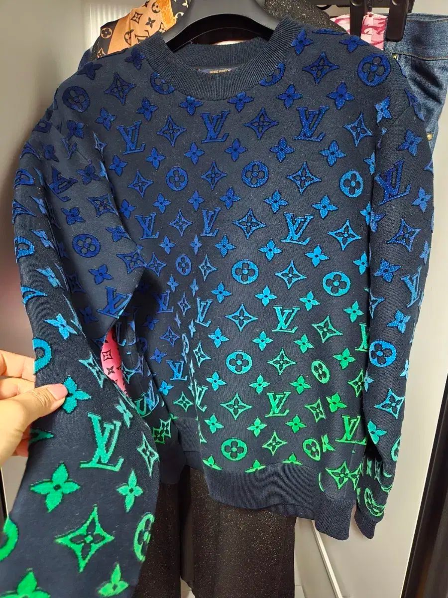 Louis Vuitton(ルイヴィトン) モノグラム グラデーション ニット