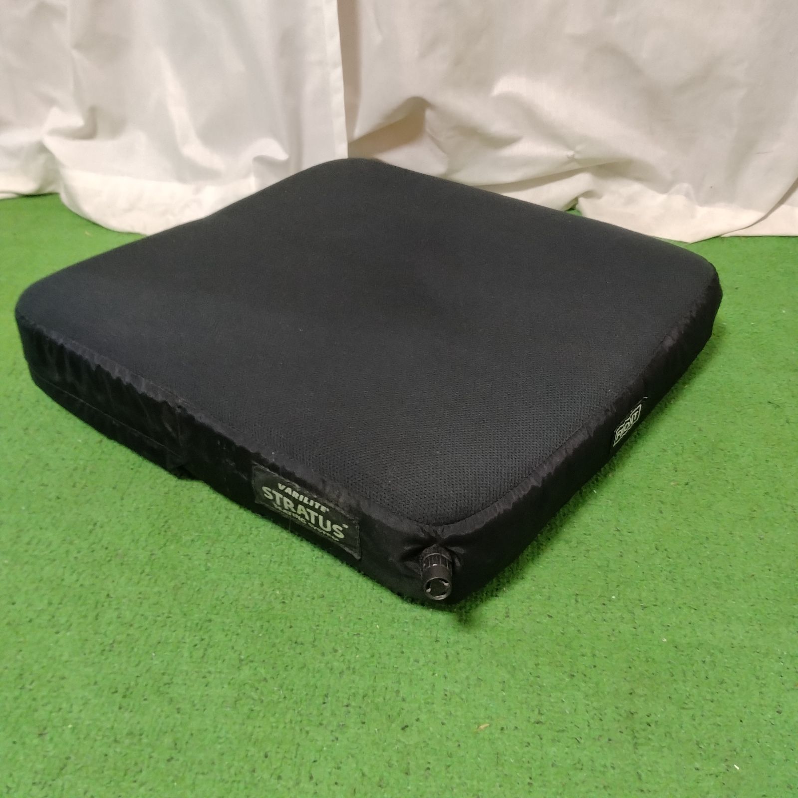 OT-13991 ユーキ トレーディング ソロストレータス 56640 クッション 座布団 床ずれ防止 車いす 車イス 車椅子用 洗浄 消毒済 介護用品