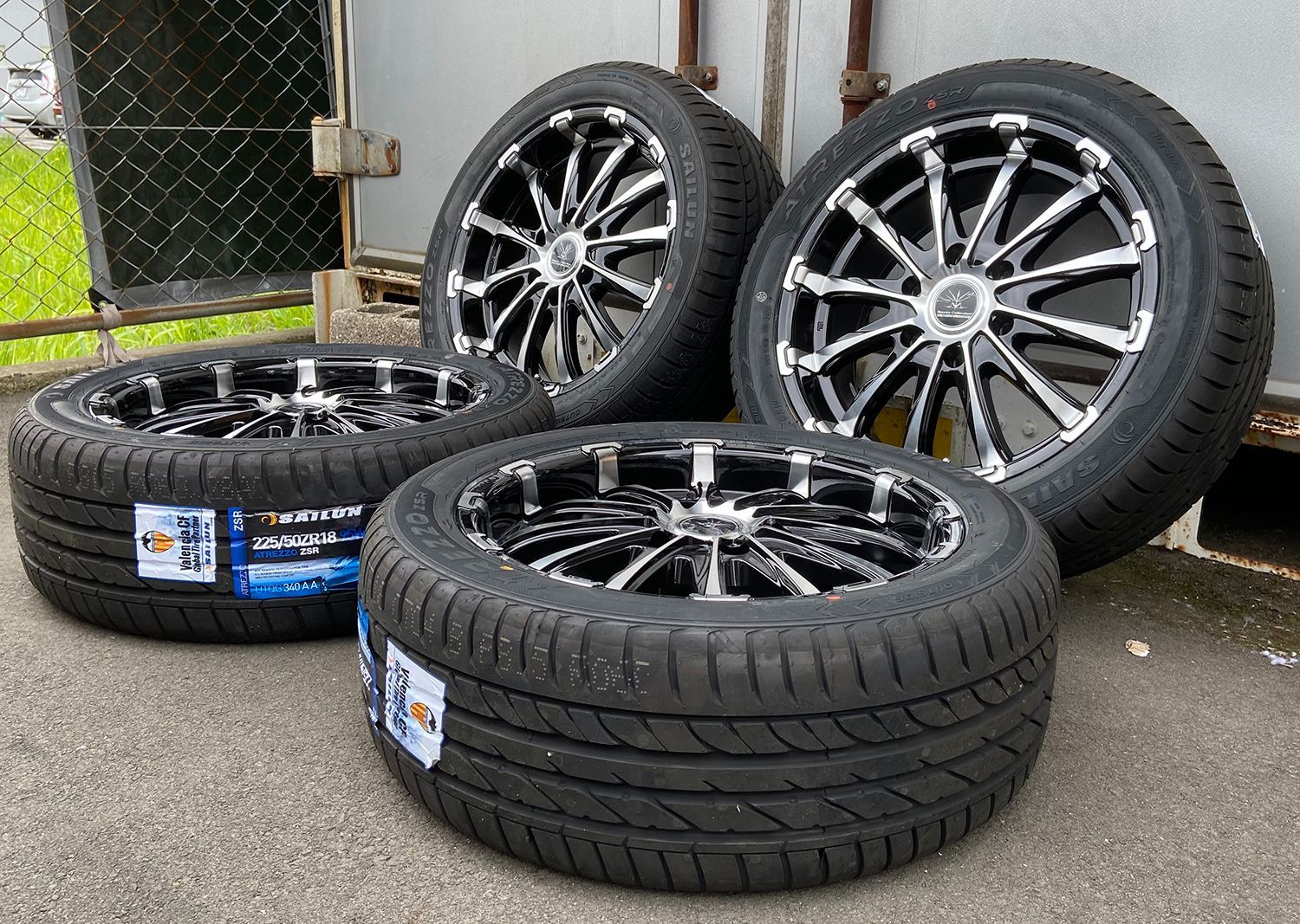 ハイエース 200系 18インチ タイヤホイールセット 4本セット 特選タイヤ 225/50R18 BountyCollection BD12  ブラックポリッシュ スポークタイプ 格安セット - メルカリ