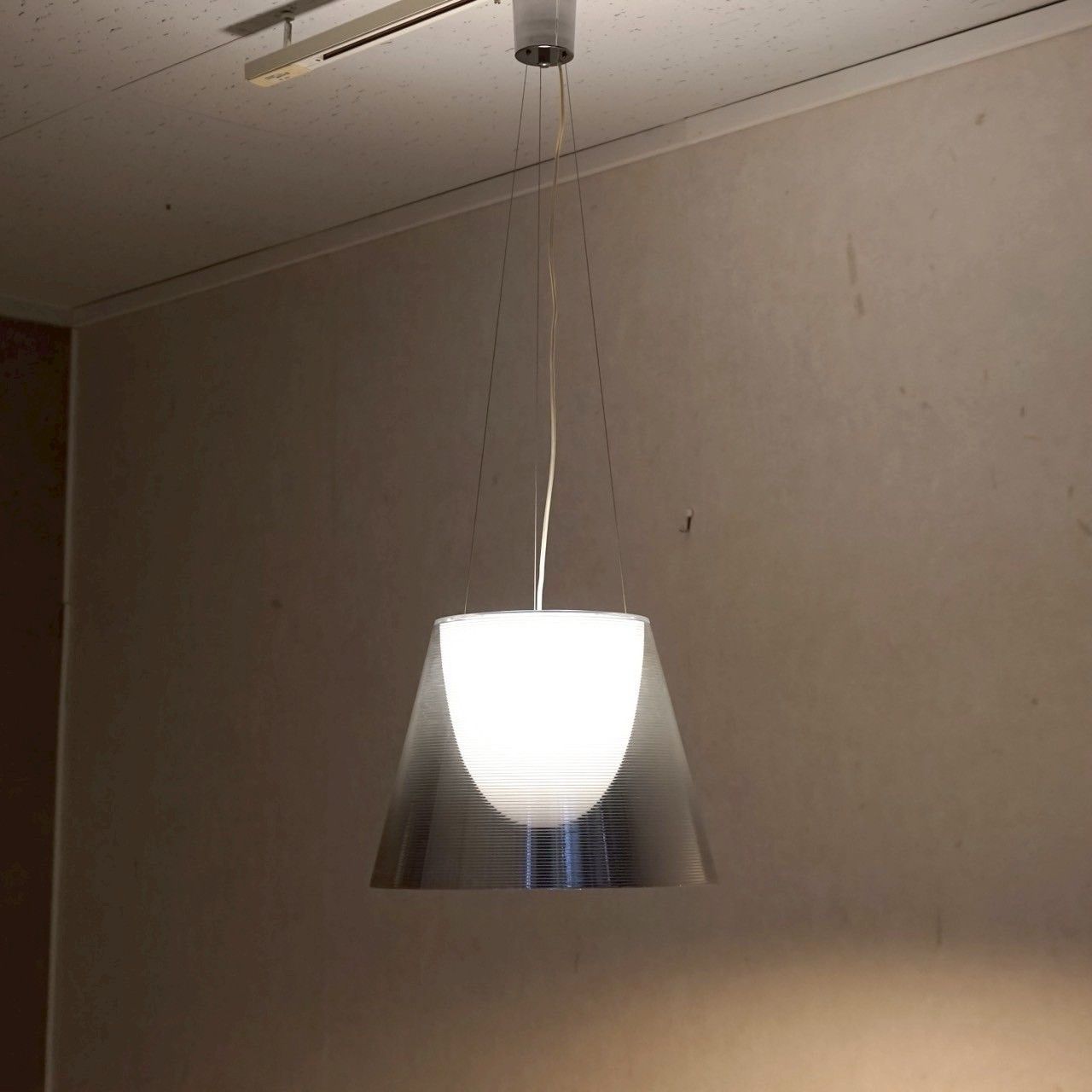 FLOSフロス K TRIBEペンダントライト シルバー