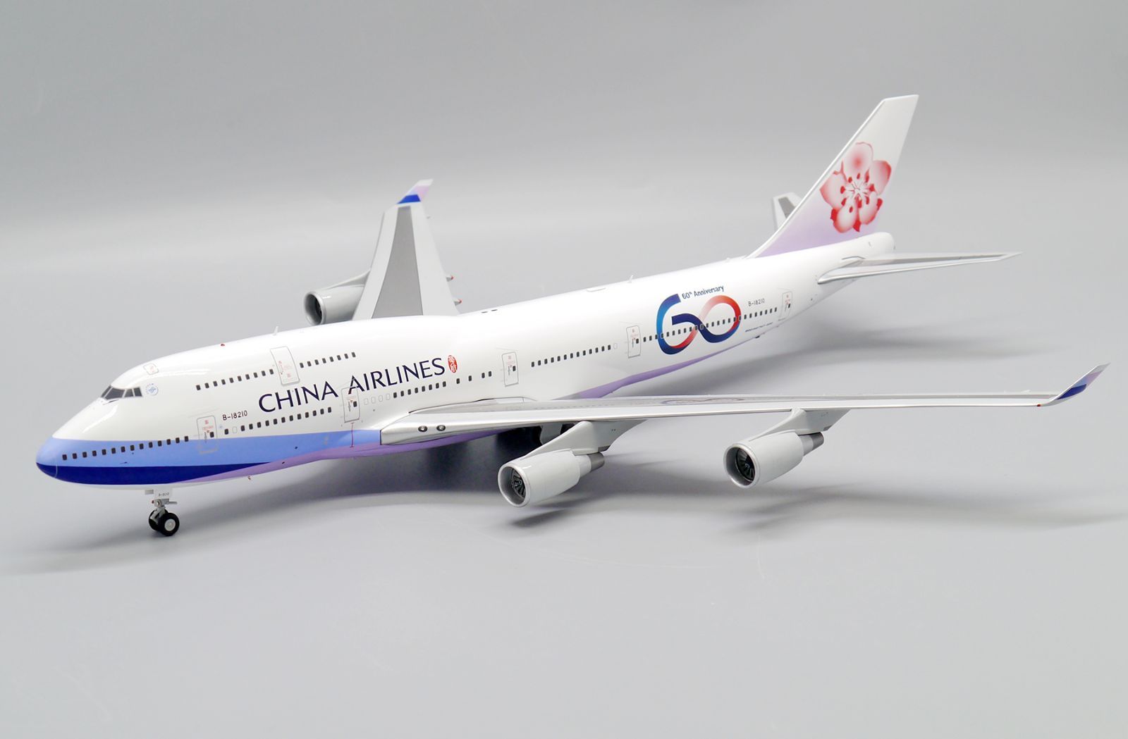 チャイナエアライン 747-400 B-18210 1/200 チャイナエアライン 747-400 B-18210 1/200 - メルカリ