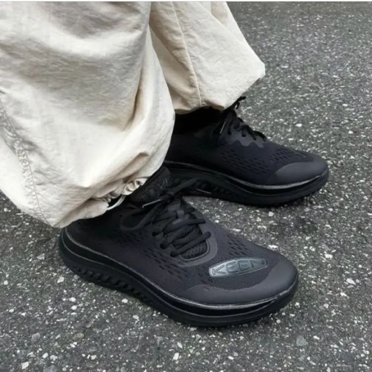 KEEN WK400 26.5㎝ - メルカリ