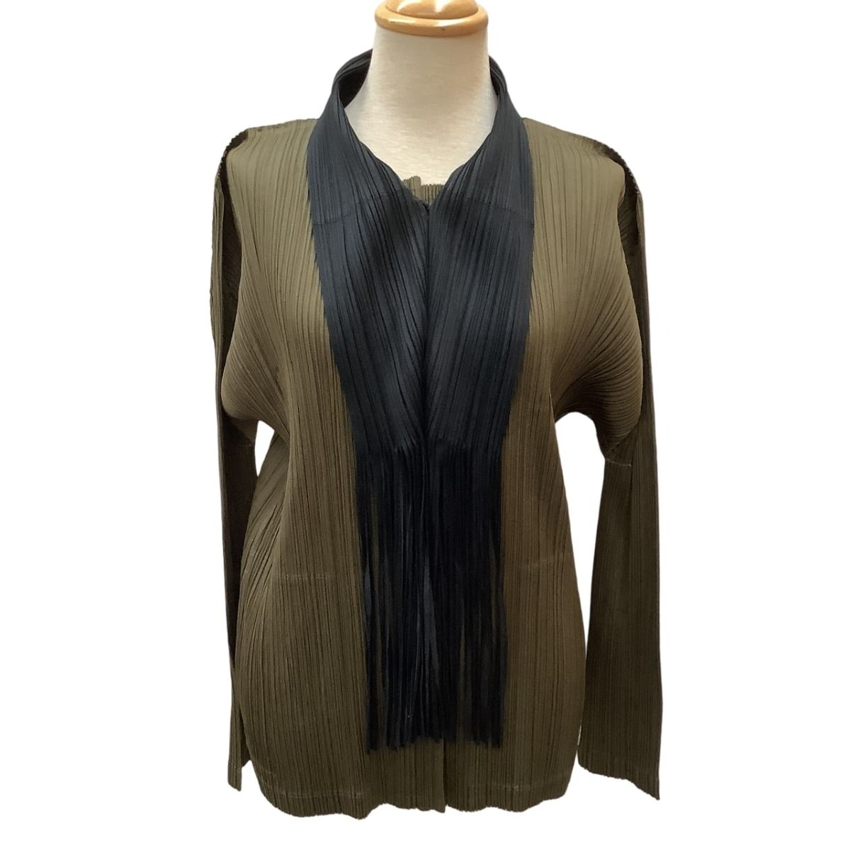 ♪♪ISSEY MIYAKE イッセイミヤケ PLEATS PLEASE 襟フリンジ 変形シャツ SIZE 3 PP71-JD144 カーキ