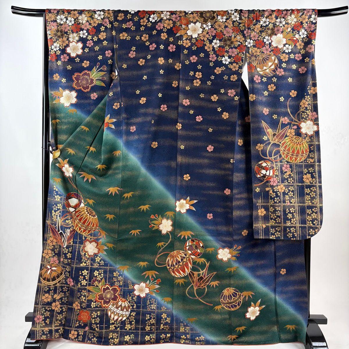 振袖 身丈169.5cm 裄丈67cm M 袷 手鞠 折鶴 金彩 染め分け 紺色