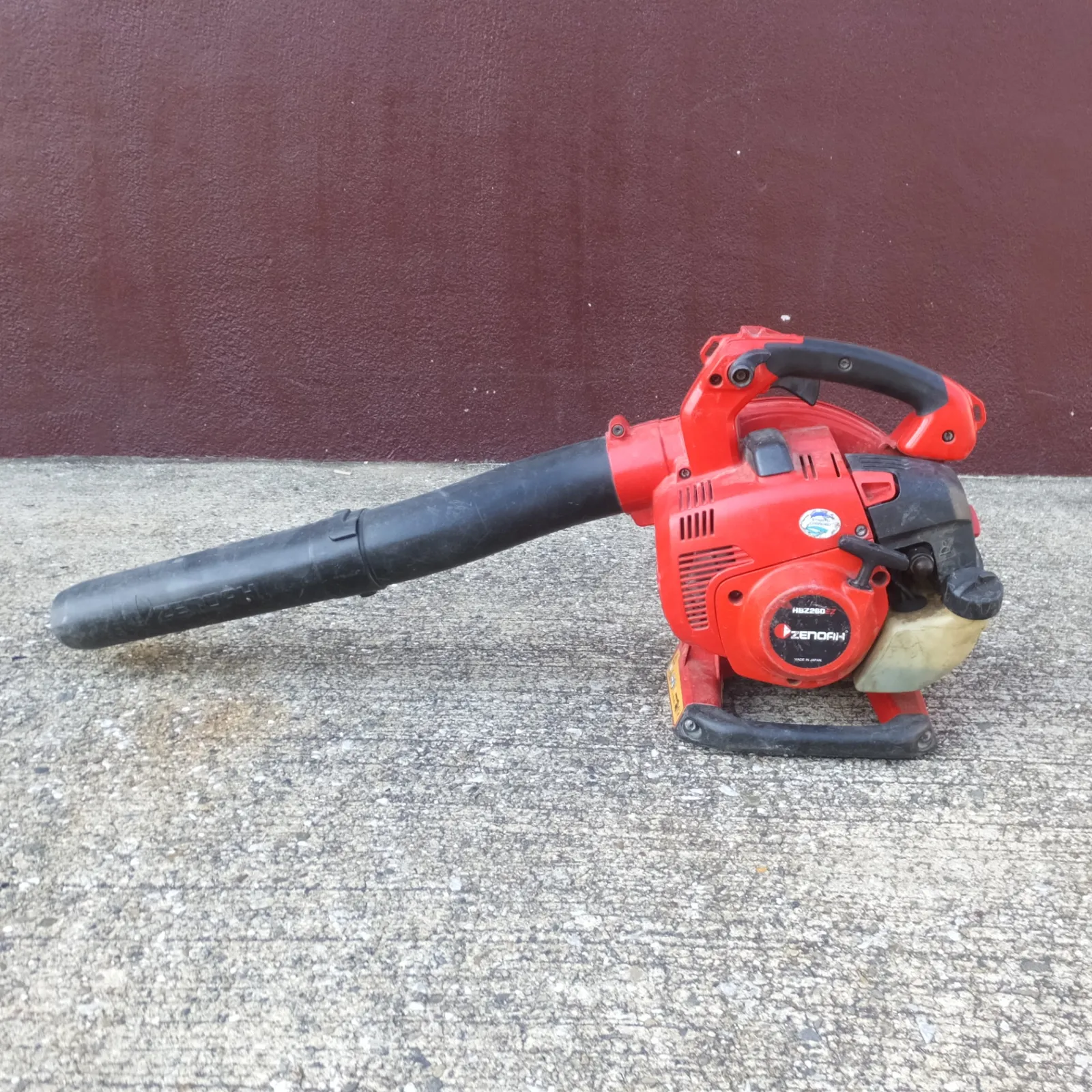 ハスクバーナ・ゼノア ハスクバーナエンジンブロワ(ハンディ バキュームキット付) 125BVX 1台 ハスクバーナ・ゼノア:エンジンブロワ（ハンディ バキュームキット付