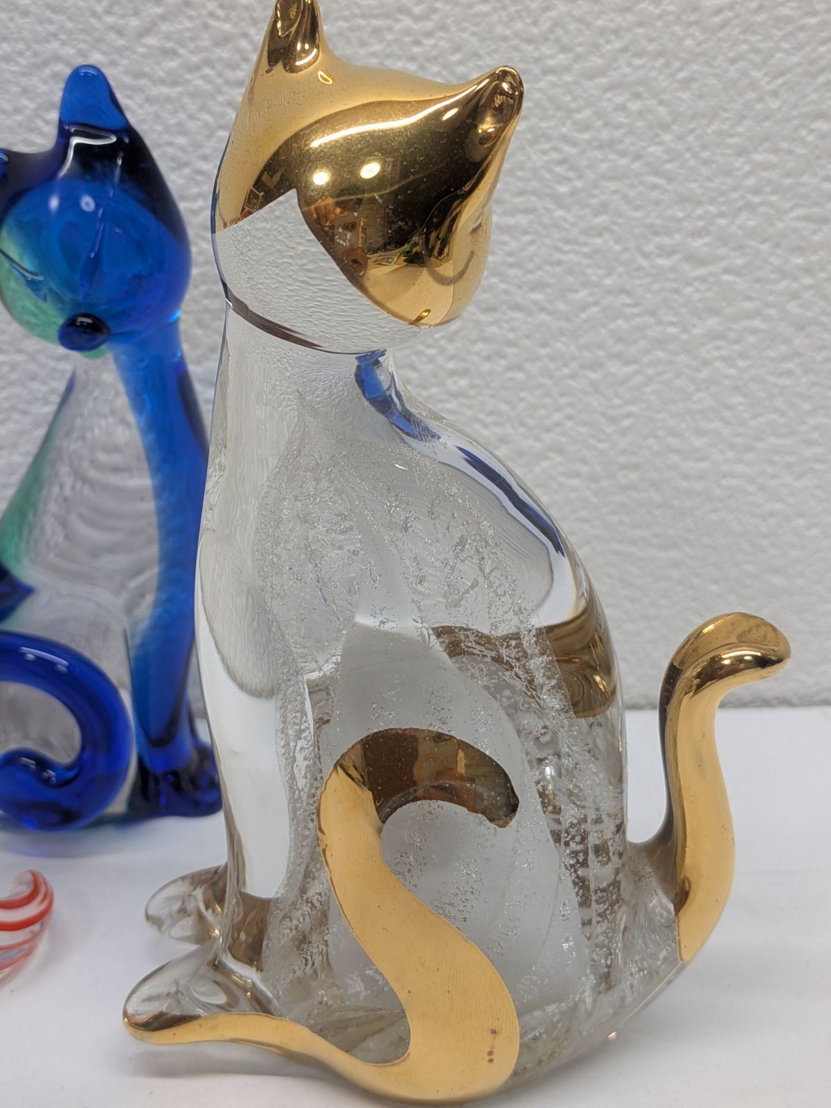 狐の置物です 一部イタリアのムラーノ島で作られるベネチアングラスです