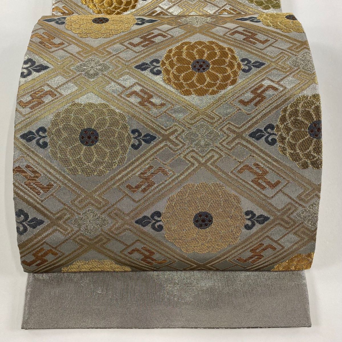 ＼半額SALE／ 御寮織 落款 紋屋井関 逸品 美品 袋帯 菊 六通 銀色 金銀糸 花菱 着物・浴衣