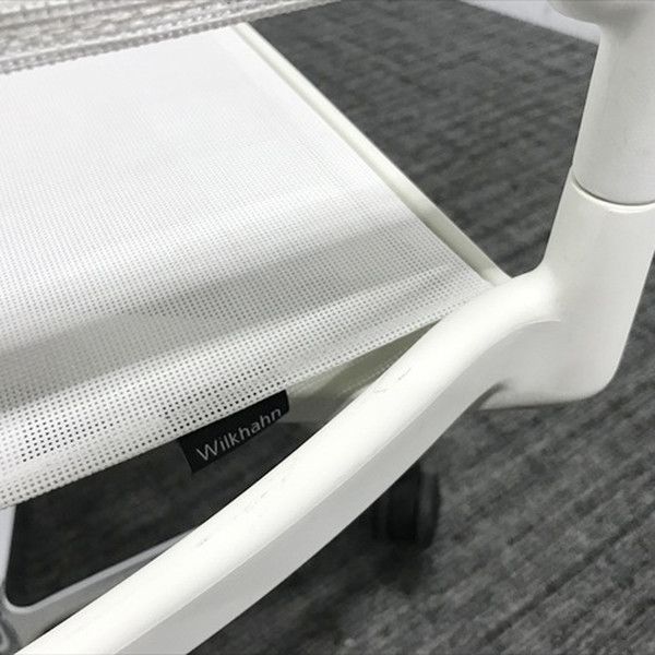 ミーティングチェア 肘付 エーライン キャスター付 Wilkhahn ウィルクハーン ホワイト MARWIL-DEMENAGEMENTS_CH