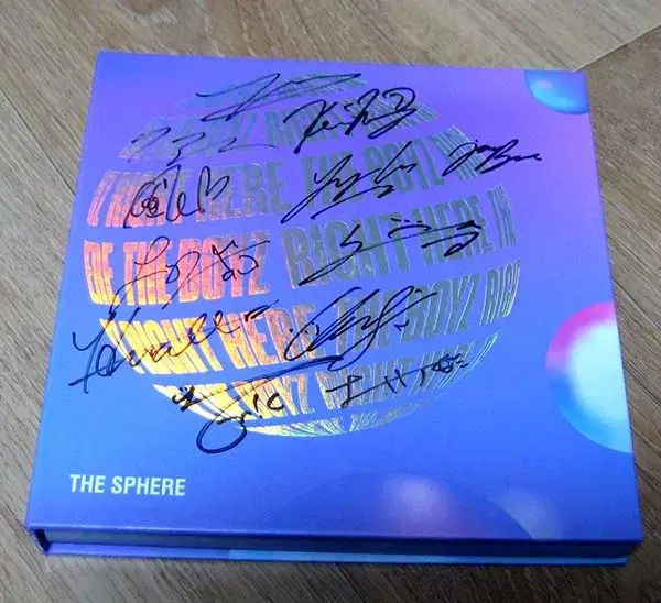 theboyz サイン入り　the sphere THE BOYZ(ザ・ボーイズ・ドボイズ) （ The Boyz ） サイン入り