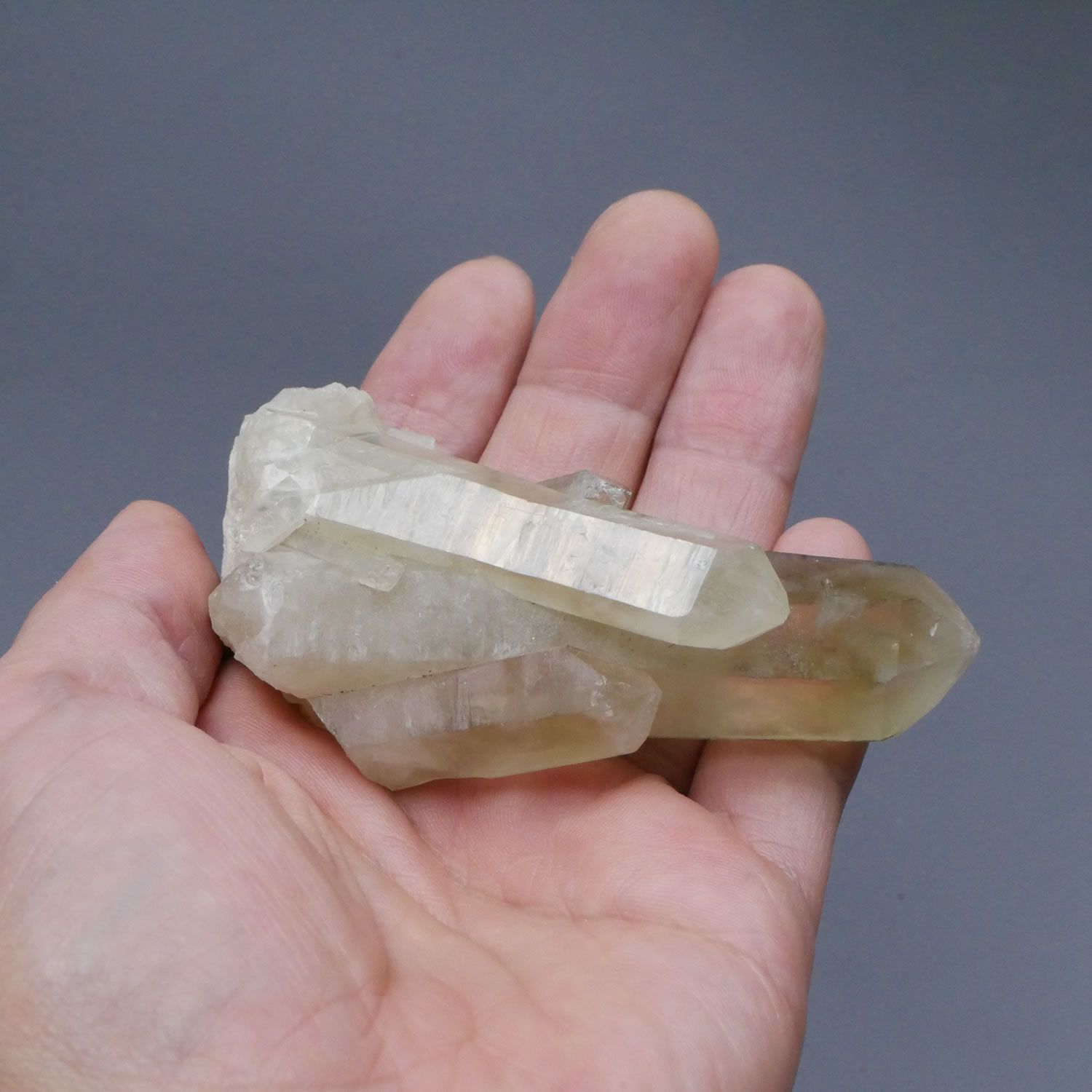 天然石 ●超大型●煙水晶　AAA級天然スモーキークォーツクラスター　1032g マダガスカル産 煙水晶 天然スモーキークォーツクラスター 1点物