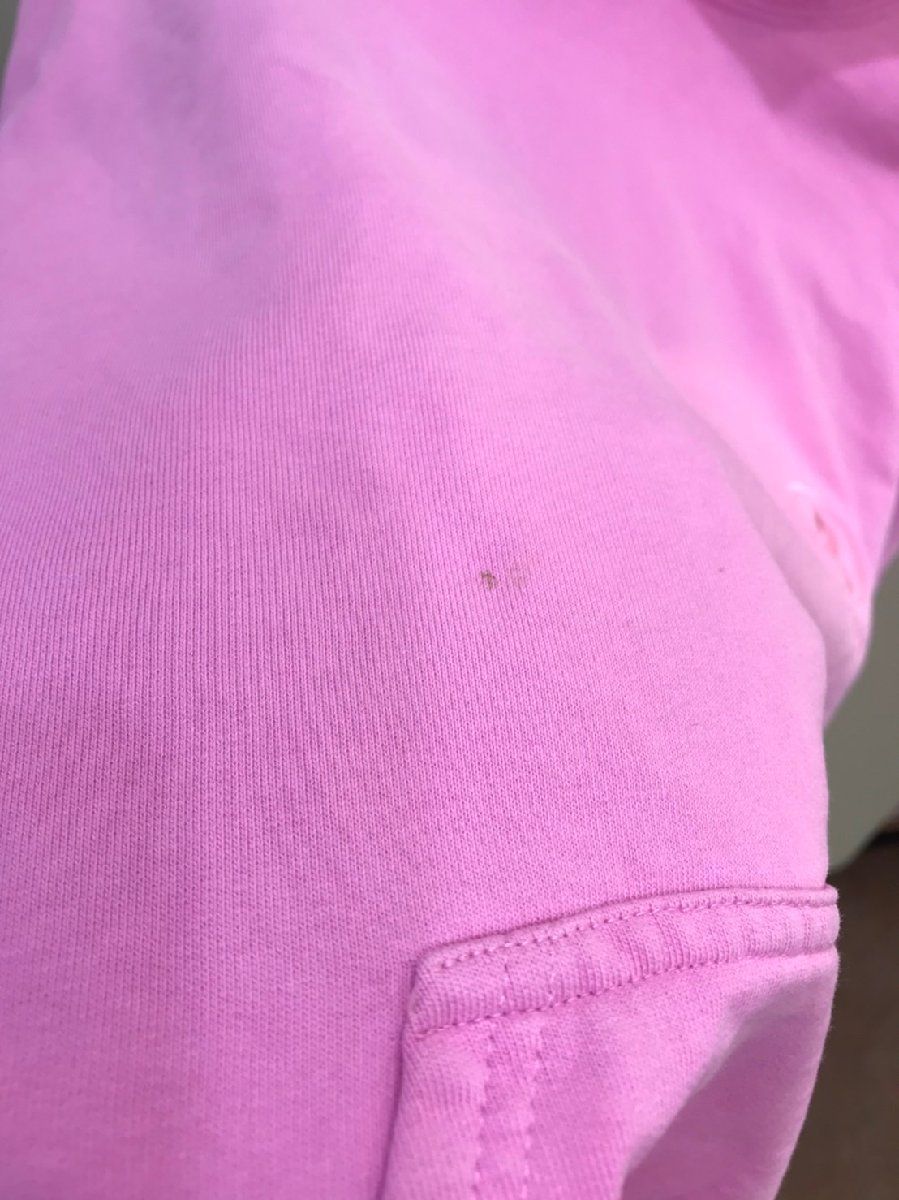 ピンク フーディー